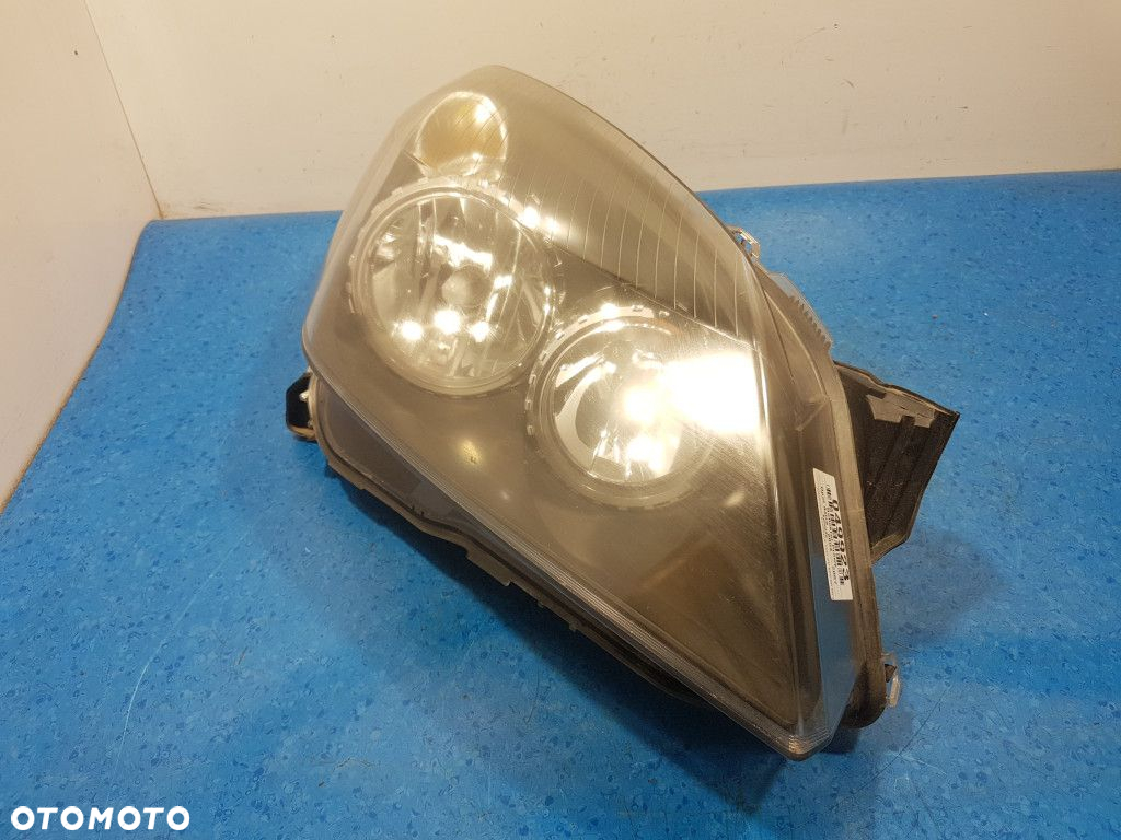 OPEL ASTRA H REFLEKTOR PRAWY - 5