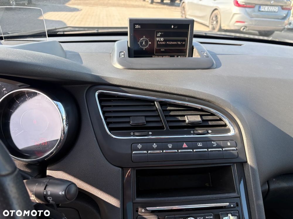 Peugeot 5008 2.0 HDi Allure 7os - 16