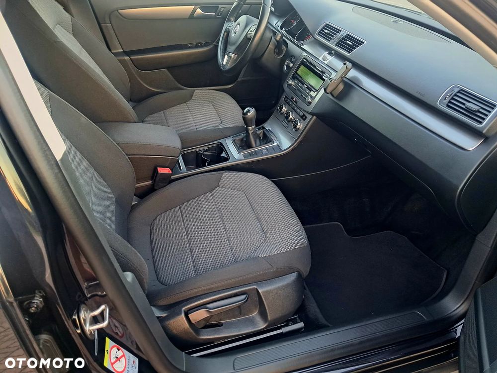 Volkswagen Passat 2.0 TDI Comfortline - 15
