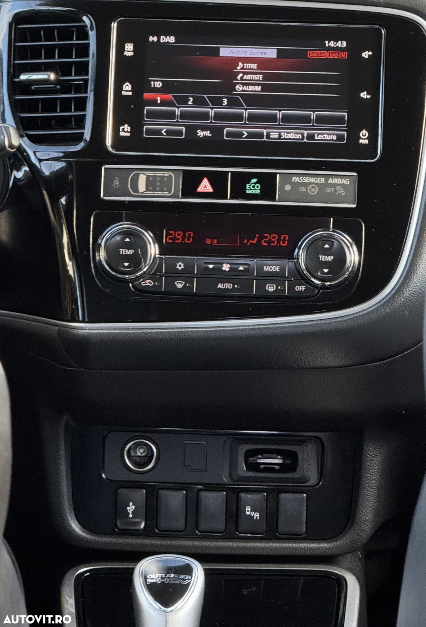 Mitsubishi Outlander 2.4 4WD Plug-In Hybrid Plus - 21