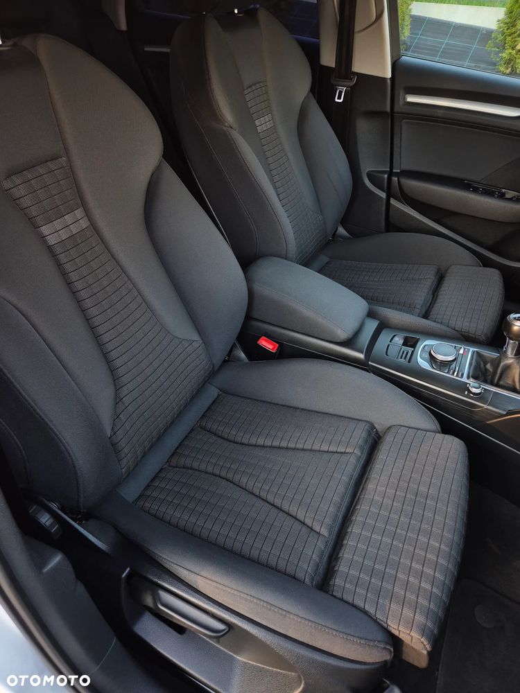 Audi A3 Limousine 1.4 TFSI cylinder on demand ultra S line Sportpaket - 10