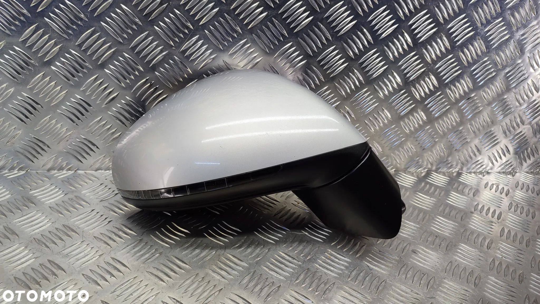VW TOUAREG 7P 10-18R LUSTERKO PRAWE 11 PIN LX7W - 1
