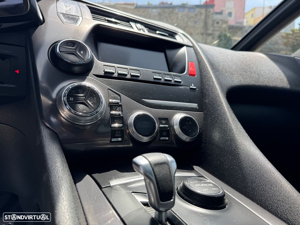 Citroën DS5 2.0 HDi Hy4 So Chic CMP6 88g - 15