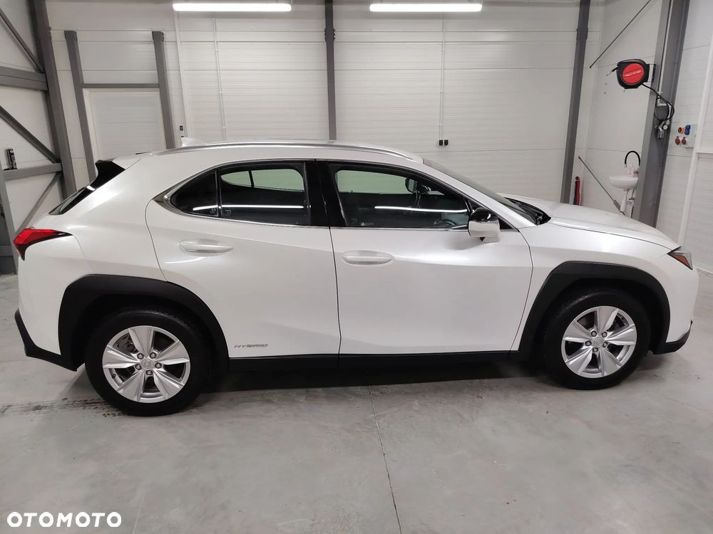 Lexus UX 250h Elegance 2WD - 14