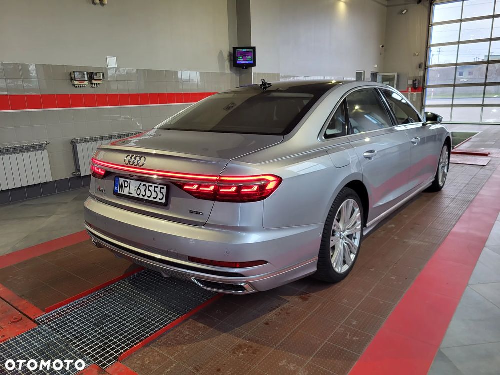 Audi A8 - 8