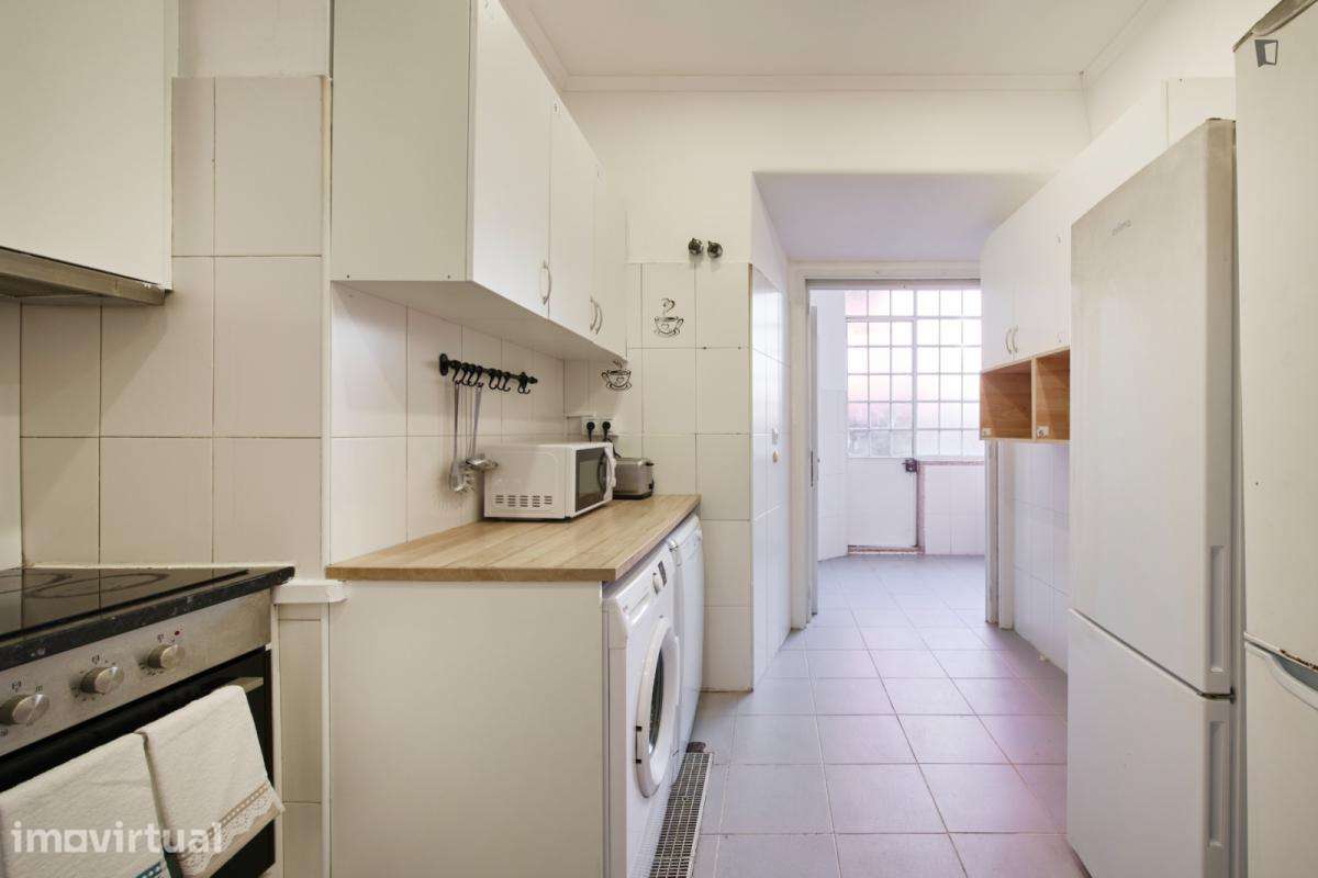 Quarto - localizado em Alameda Lisbon - Grande imagem: 5/50