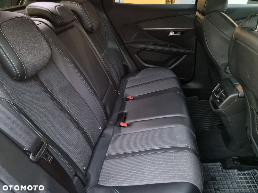 Peugeot 3008 1.5 BlueHDi Allure Pack S&S EAT8 - 19
