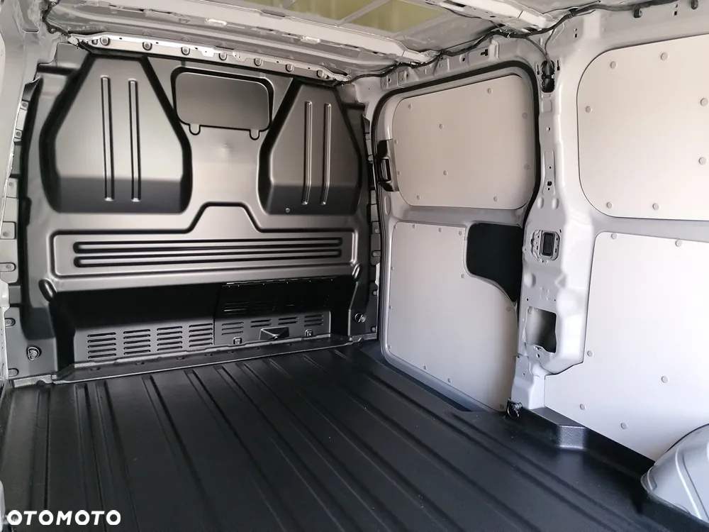 Ford CUSTOM VAN LIMITED - 11