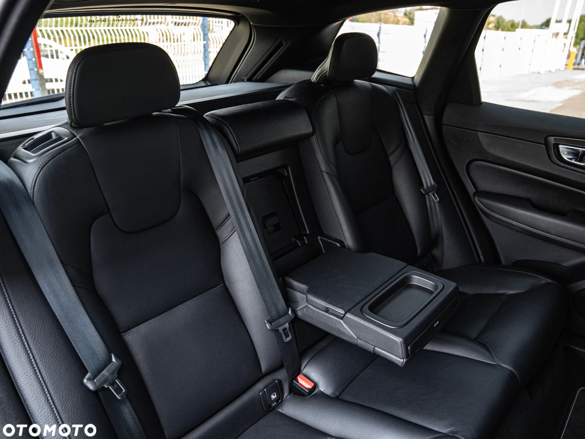 Volvo XC 60 D4 Geartronic RDesign - 28
