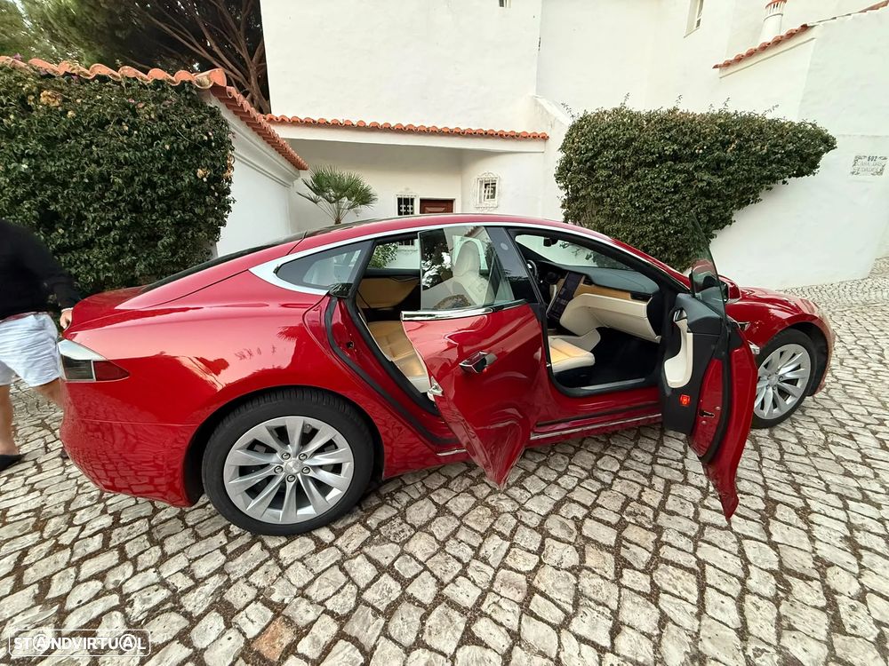 Tesla Model S — photo 5