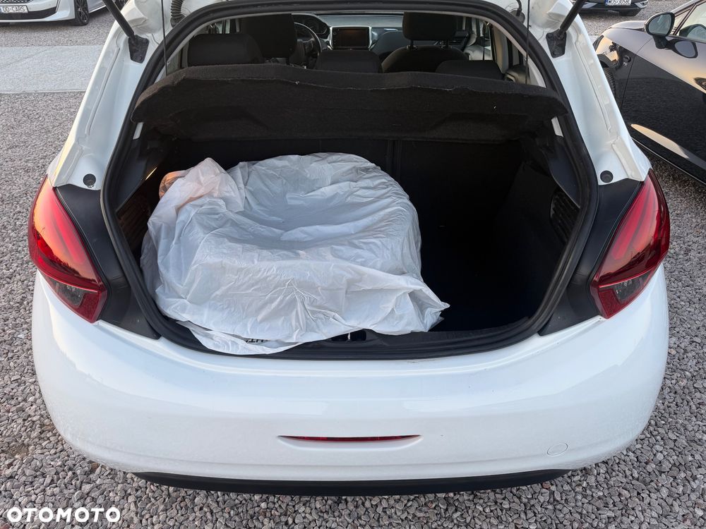 Peugeot 208 - 20