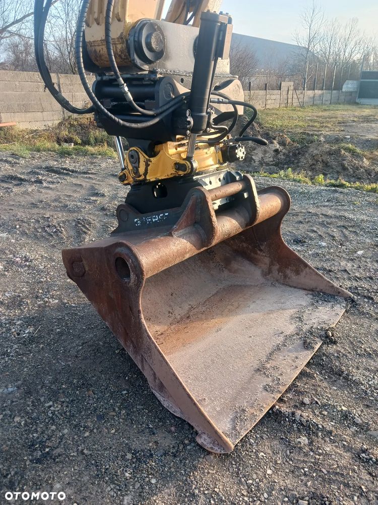 Caterpillar 320F - 7