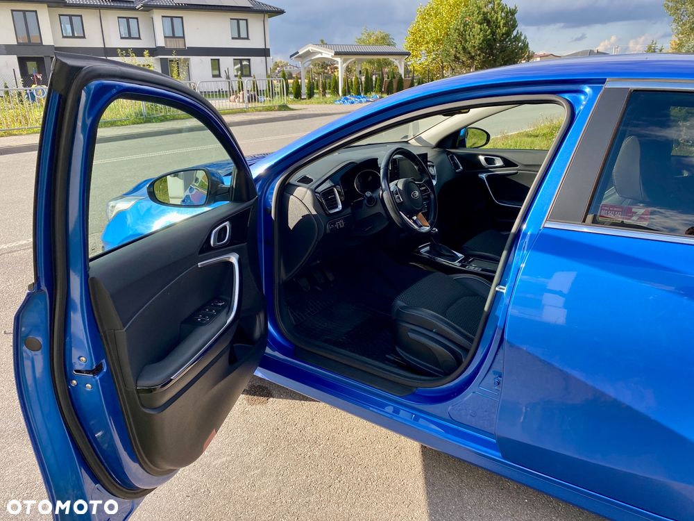 Kia Ceed - 11
