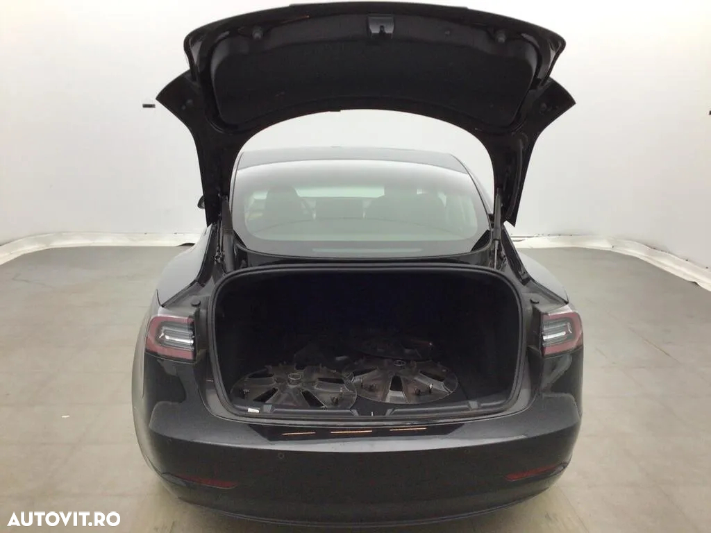 Tesla Model 3 Langstreckenbatterie Allradantrieb Dual Motor - 8