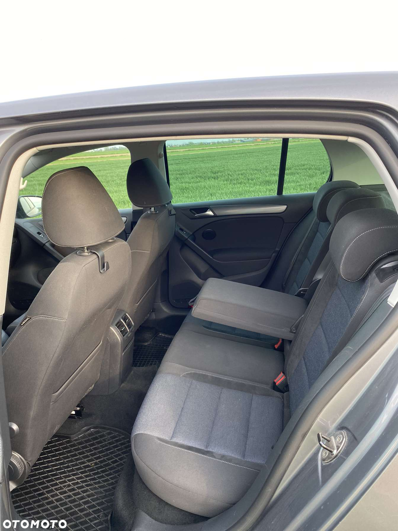 Volkswagen Golf VI 1.6 TDI Comfortline DSG - 16
