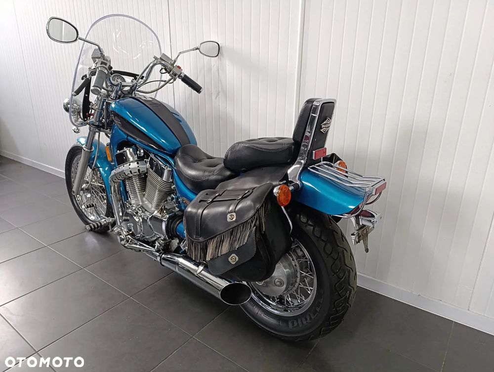 Suzuki Intruder - 8