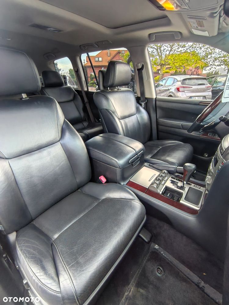 Lexus LX - 10