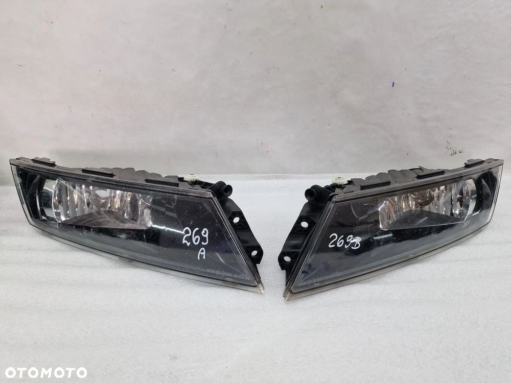 SKODA SUPERB 3 III 3V0 14- LEWY / PRAWY HALOGEN , NR 3V0941699A / 3V0941700A , NR AUKCJI H269 - 1
