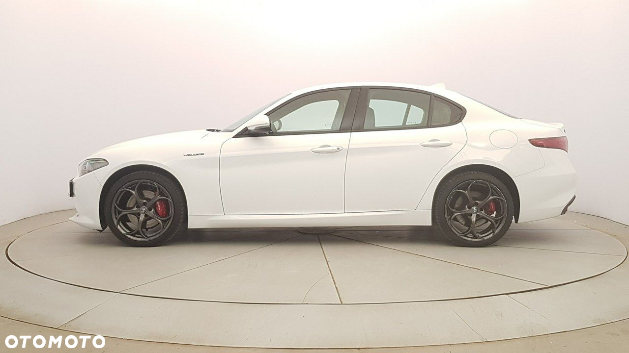 Alfa Romeo Giulia - 4