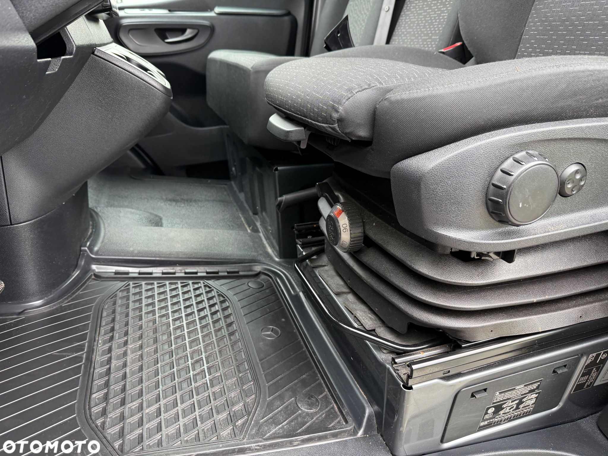 Mercedes-Benz Sprinter 319 cdi xxl .2.8 hak pełne wyposażenie - 13