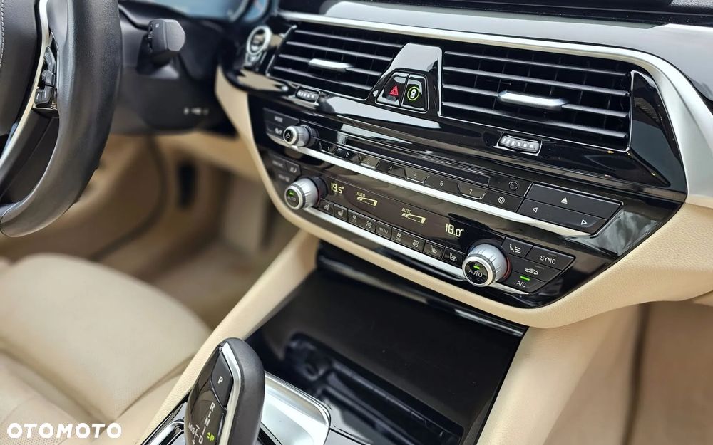 BMW Seria 5 520d Efficient Dynamics Edition - 11