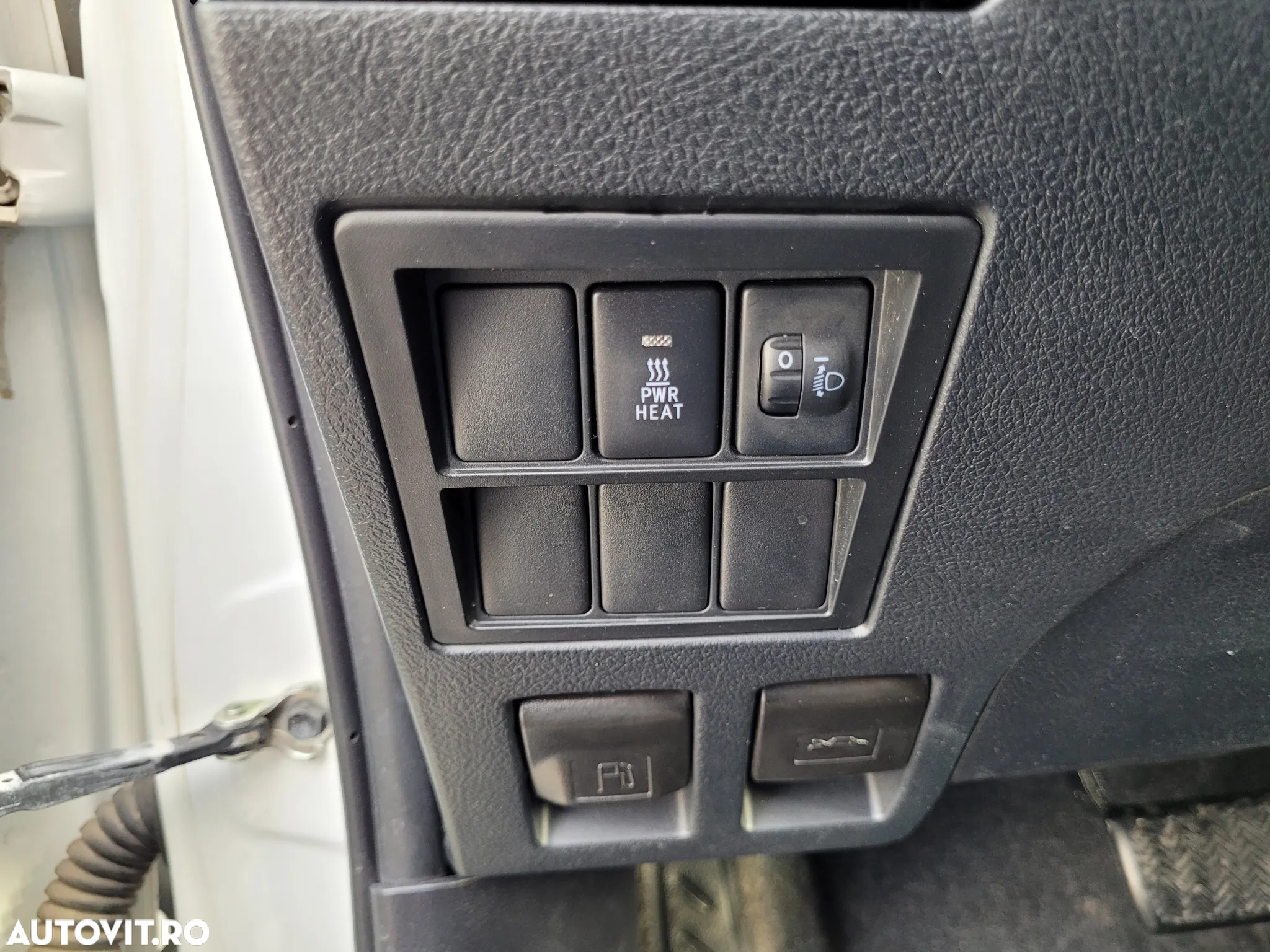 Toyota Hilux 4x4 Double Cab A/T Style - 18