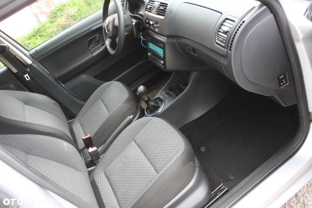 Skoda Fabia 1.4 16V Scout - 11