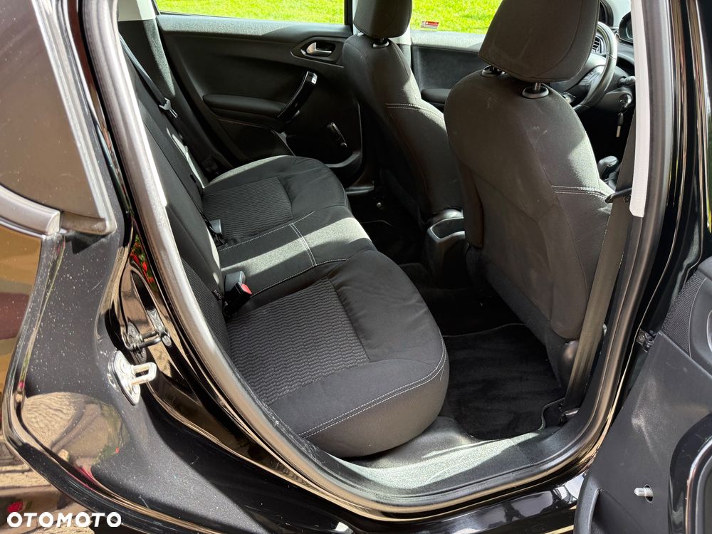 Peugeot 208 1.2 PureTech GPF Allure S&S - 23