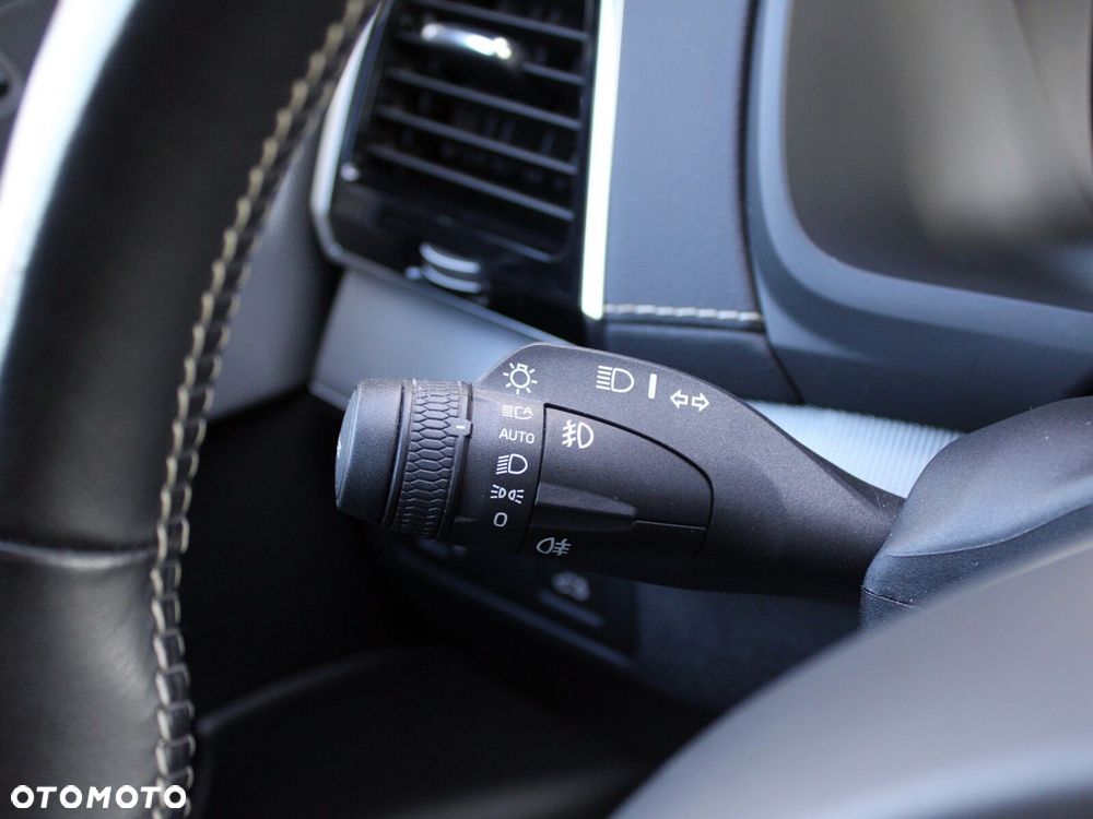 Volvo XC 90 D5 SCR AWD R-Design - 28