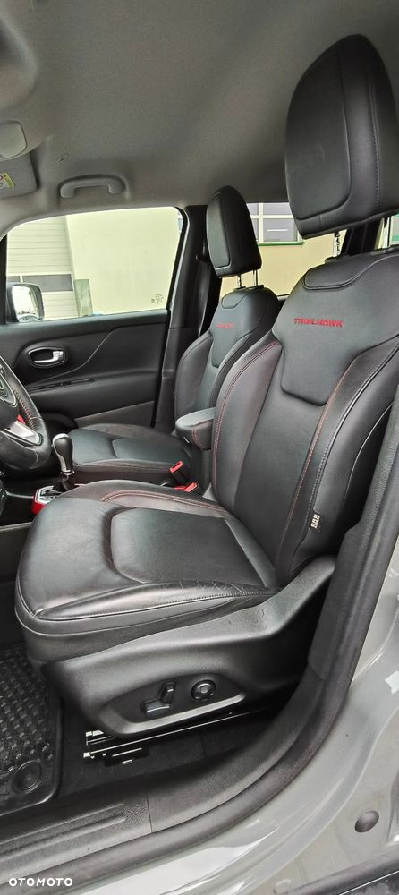 Jeep Renegade 1.3 T-GDI 4xe PLUG-IN Hybrid Automatik Trailhawk - 11