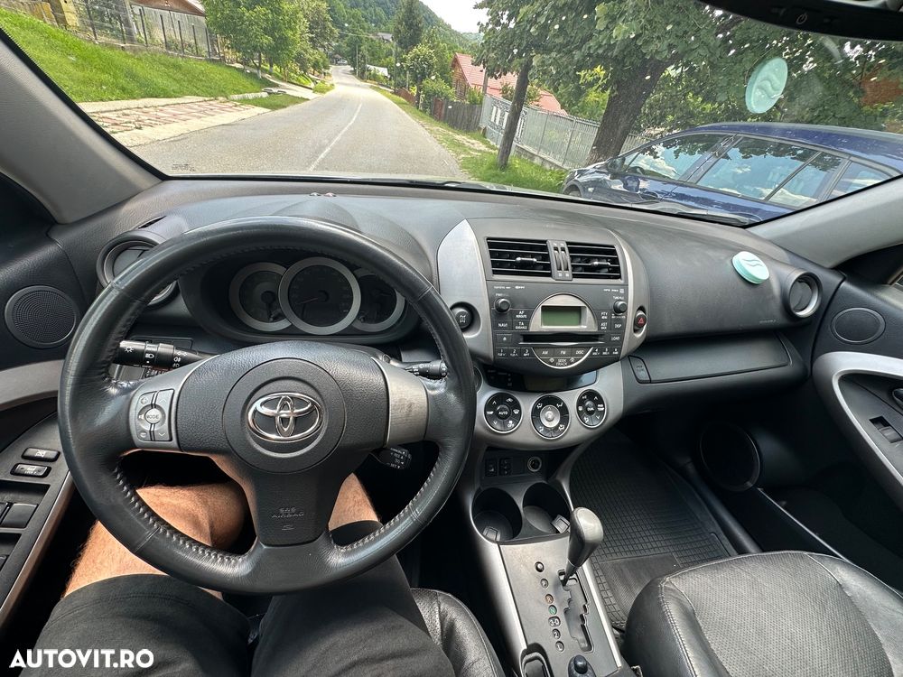 Toyota RAV4 2.0 Aut Confort - 9