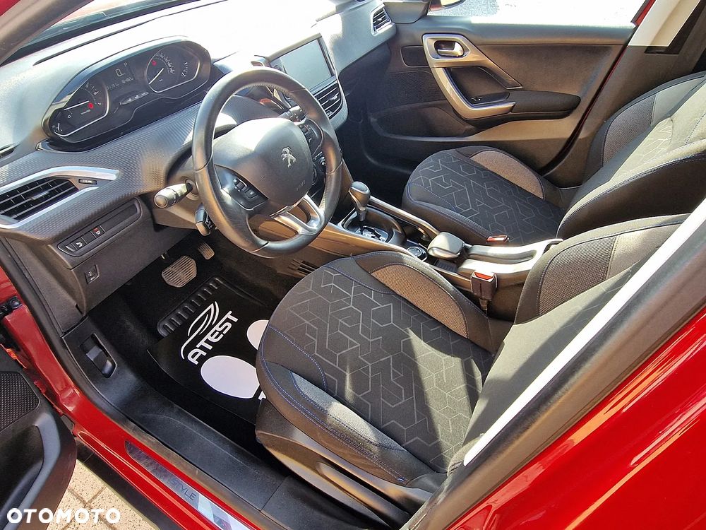 Peugeot 2008 PureTech 110 GPF Stop&Start EAT6 Style - 8