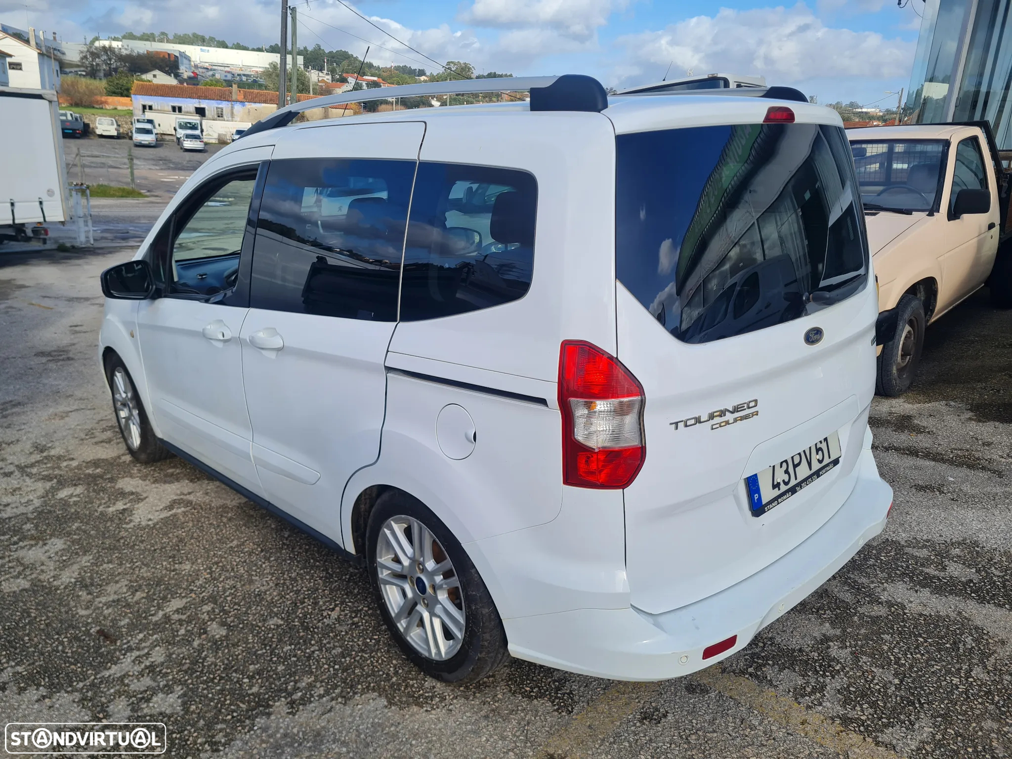 Ford Tourneo Courier 1.0 EcoBoost Titanium - 3