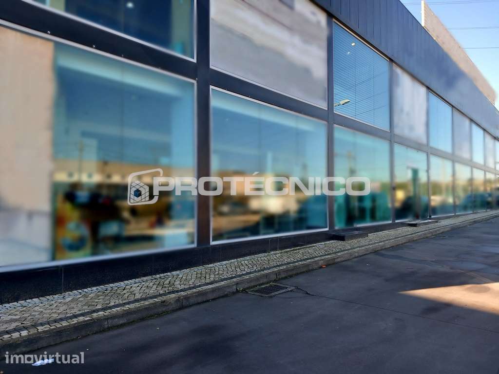 Armazém/Loja com Frente p/ a N235 - Z. I. Oiã - Grande imagem: 2/20