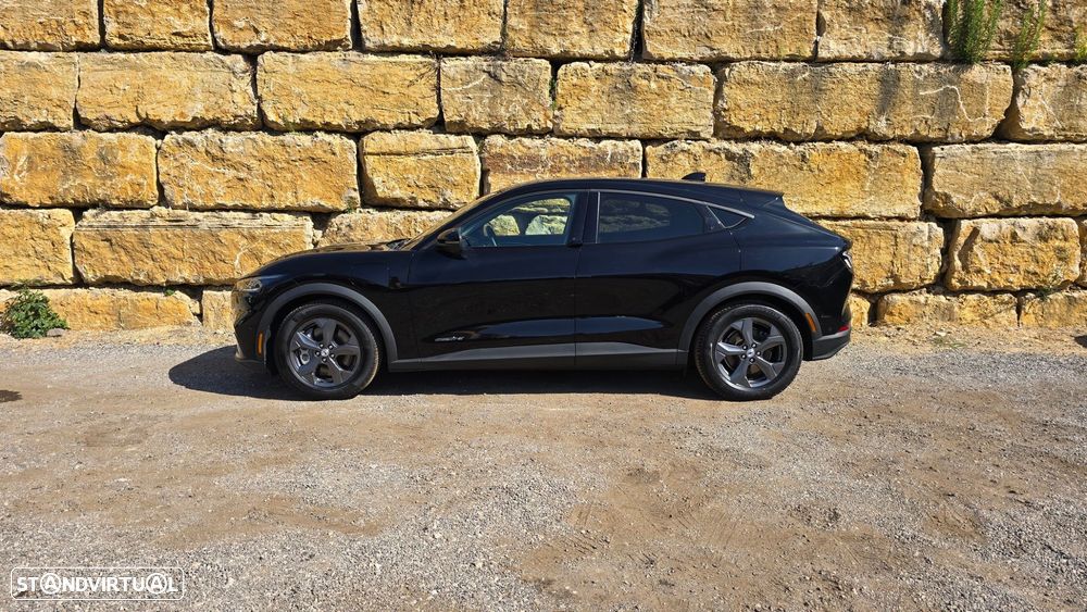 Ford Mustang Mach-E - 3