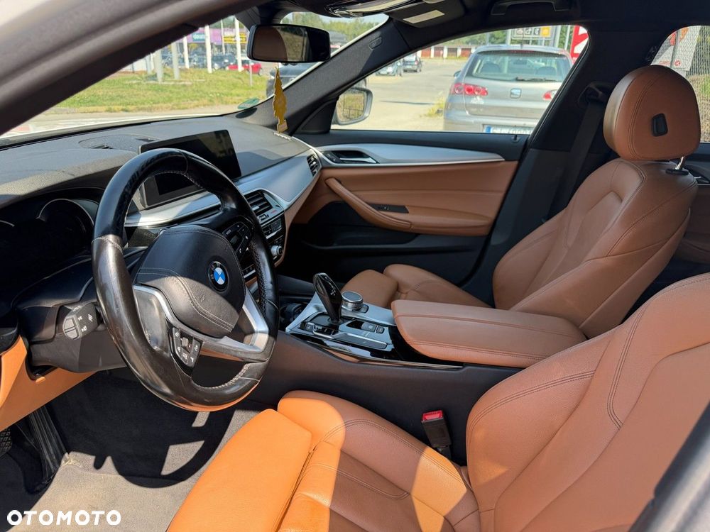 BMW Seria 5 520d Luxury Line - 12