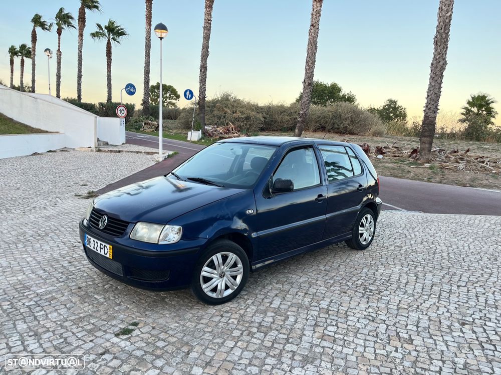 VW Polo 1.0 Confortline - 2