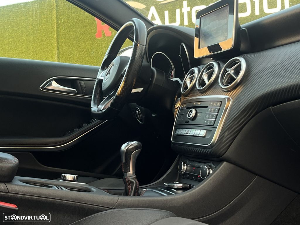 Mercedes-Benz A 200 d AMG Line - 29