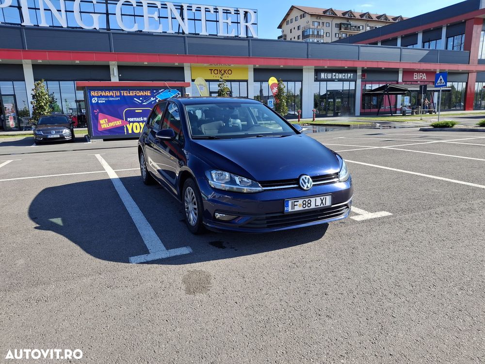 VOLKSWAGEN Golf