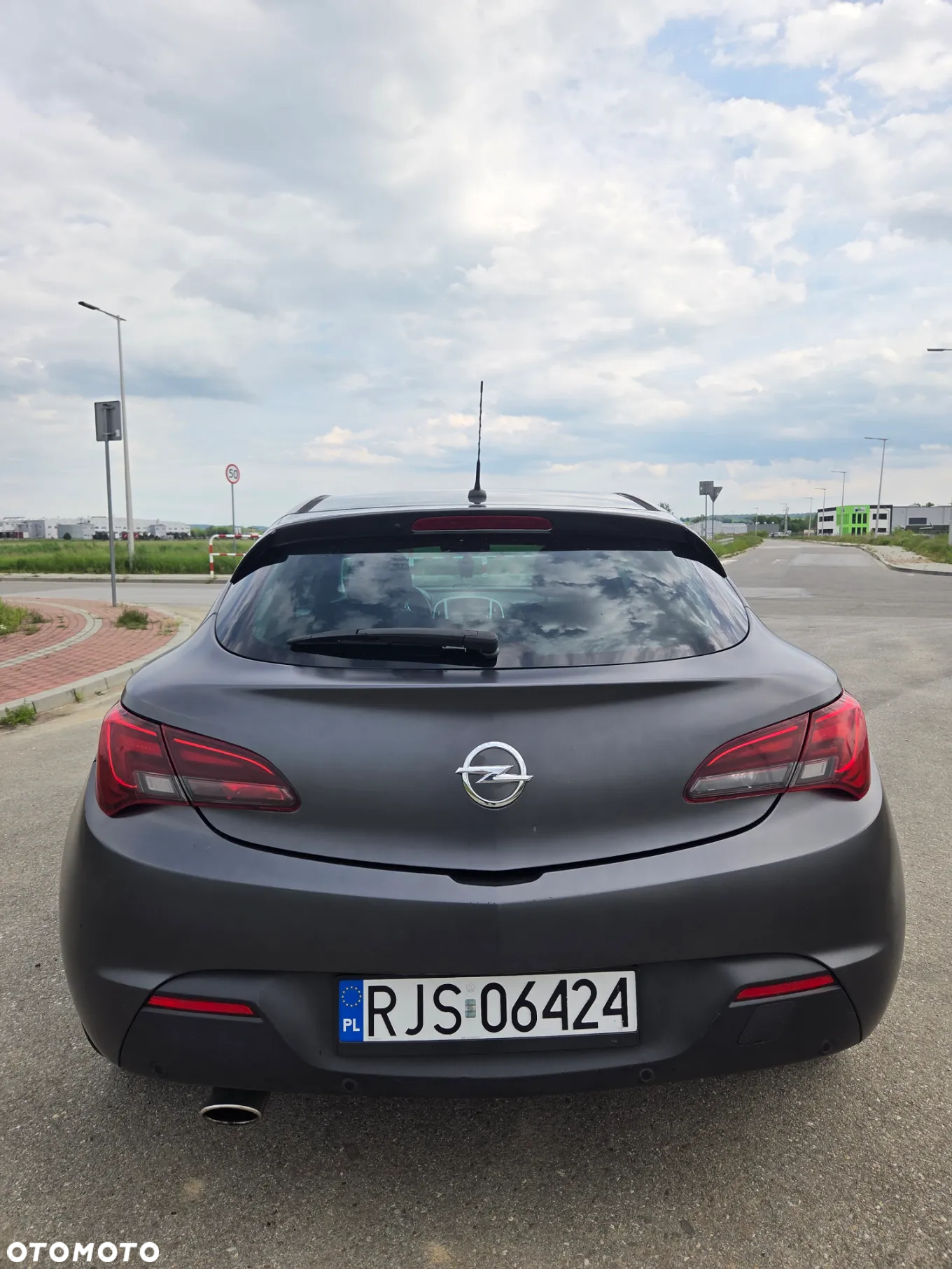 Opel Astra GTC 1.6 Turbo Edition - 3