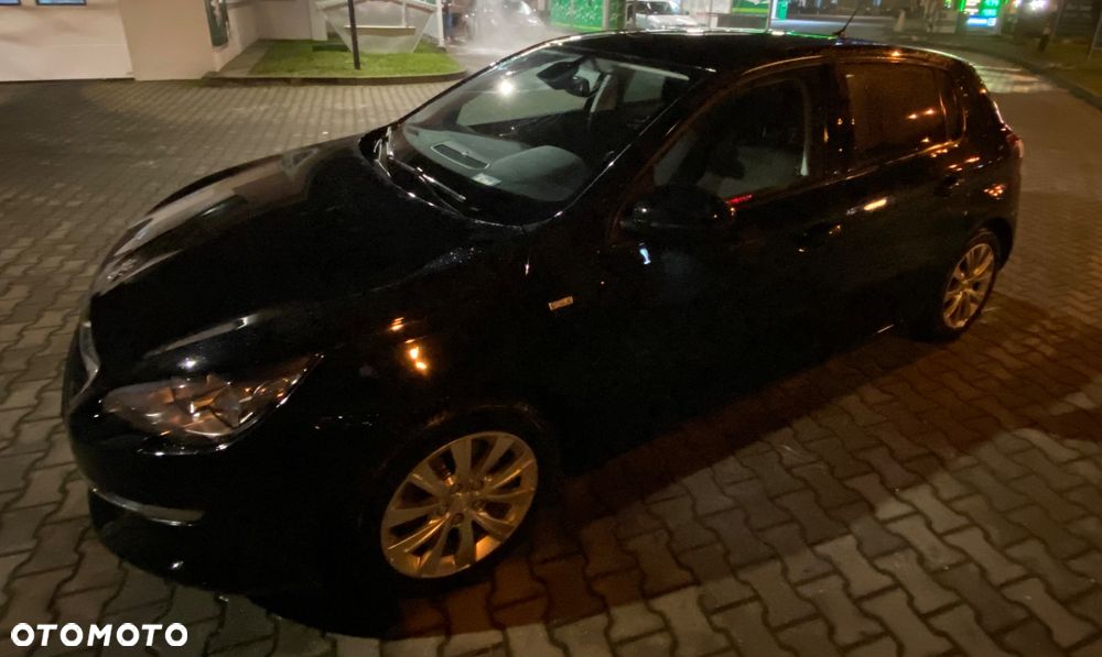 Peugeot 308 1.2 PureTech Style S&S - 17