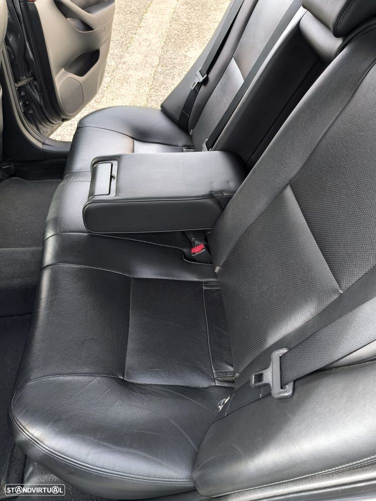 Toyota Avensis SD 2.0 D-4D - 11