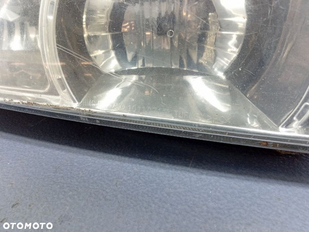 HYUNDAI H-1 STAREX I REFLEKTOR PRAWY PRZÓD LAMPA EU 010110999000 - 8
