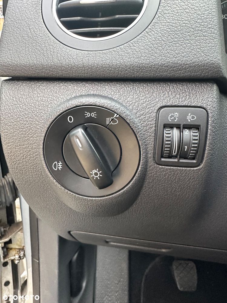 Volkswagen Golf Plus - 32