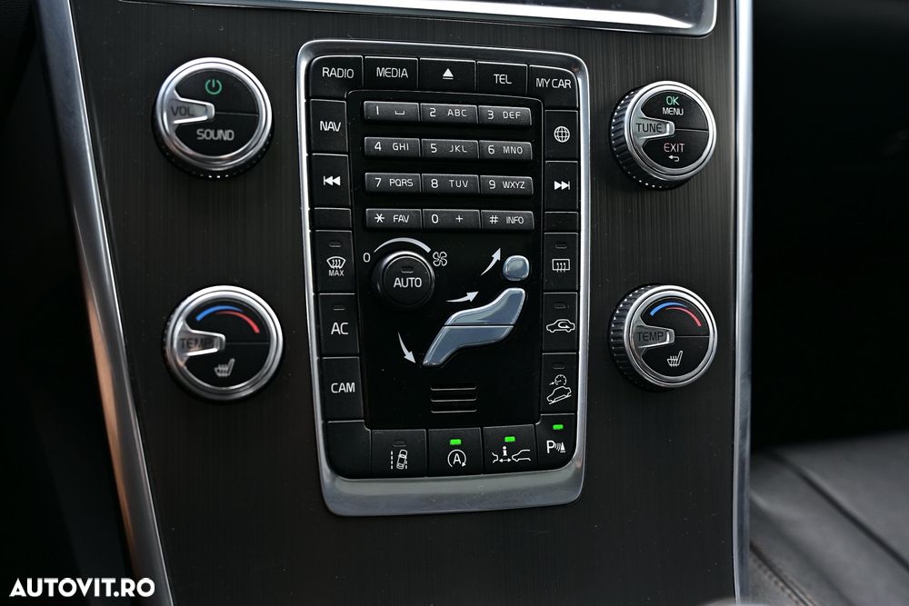 Volvo XC 60 D5 AWD Summum - 33
