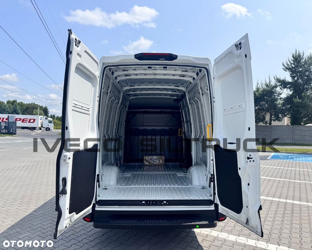 Iveco Daily furgon dostępny od ręki 12m3 - 9