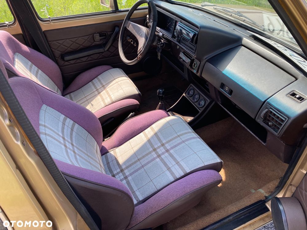 Volkswagen Golf 1.6 CL TD - 7
