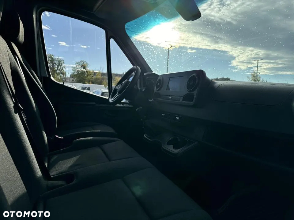 Mercedes-Benz Sprinter - 21