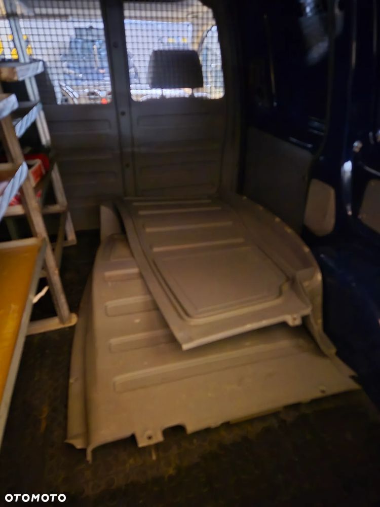 Volkswagen Caddy - 29