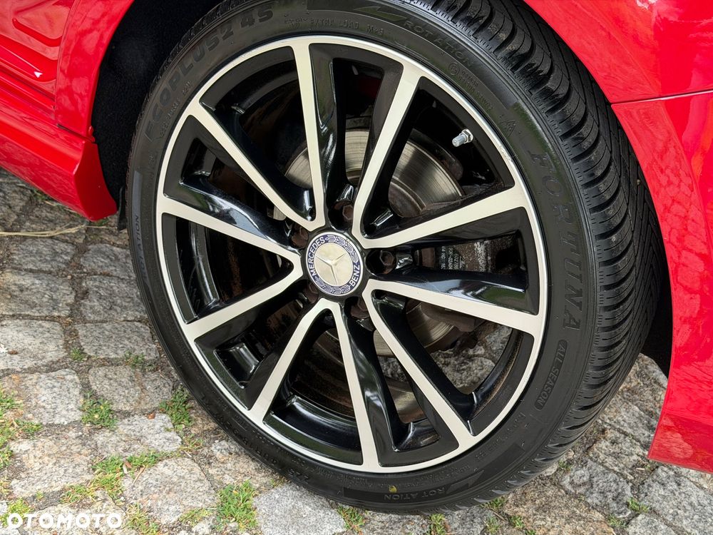 Mercedes-Benz Klasa B 180 7G-DCT Urban - 36
